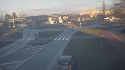 Křižovatka ulic Velká Dlážka a Polní