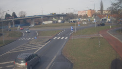 Křižovatka ulic Velká Dlážka a Polní