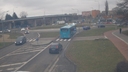 Křižovatka ulic Velká Dlážka a Polní