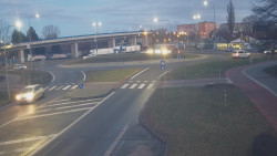 Křižovatka ulic Velká Dlážka a Polní