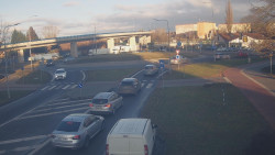 Křižovatka ulic Velká Dlážka a Polní