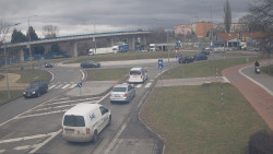 Křižovatka ulic Velká Dlážka a Polní