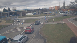 Křižovatka ulic Velká Dlážka a Polní