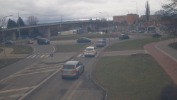 Křižovatka ulic Velká Dlážka a Polní