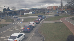 Křižovatka ulic Velká Dlážka a Polní