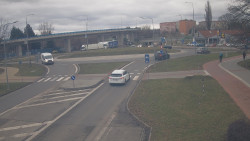 Křižovatka ulic Velká Dlážka a Polní