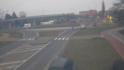 Křižovatka ulic Velká Dlážka a Polní