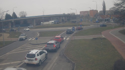 Křižovatka ulic Velká Dlážka a Polní