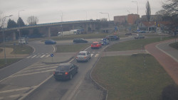 Křižovatka ulic Velká Dlážka a Polní