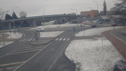 Křižovatka ulic Velká Dlážka a Polní