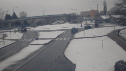 Křižovatka ulic Velká Dlážka a Polní