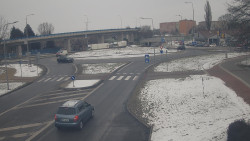 Křižovatka ulic Velká Dlážka a Polní