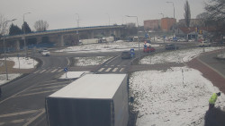 Křižovatka ulic Velká Dlážka a Polní