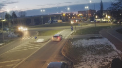 Křižovatka ulic Velká Dlážka a Polní