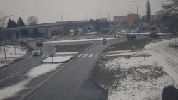 Křižovatka ulic Velká Dlážka a Polní