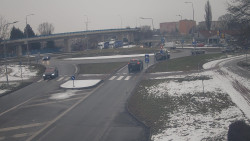 Křižovatka ulic Velká Dlážka a Polní