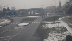 Křižovatka ulic Velká Dlážka a Polní