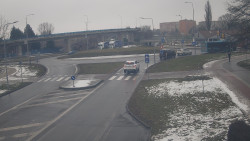 Křižovatka ulic Velká Dlážka a Polní