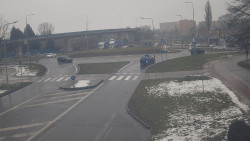 Křižovatka ulic Velká Dlážka a Polní