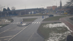 Křižovatka ulic Velká Dlážka a Polní