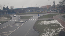 Křižovatka ulic Velká Dlážka a Polní