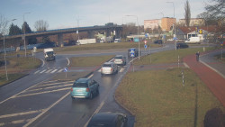 Křižovatka ulic Velká Dlážka a Polní