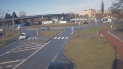 Křižovatka ulic Velká Dlážka a Polní