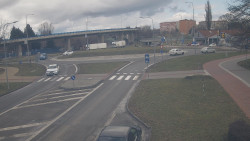 Křižovatka ulic Velká Dlážka a Polní