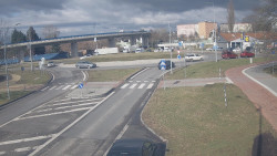 Křižovatka ulic Velká Dlážka a Polní