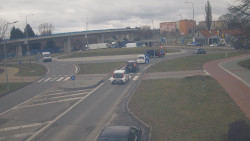 Křižovatka ulic Velká Dlážka a Polní