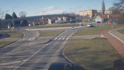 Křižovatka ulic Velká Dlážka a Polní