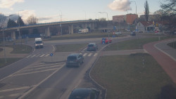 Křižovatka ulic Velká Dlážka a Polní