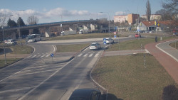 Křižovatka ulic Velká Dlážka a Polní