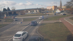 Křižovatka ulic Velká Dlážka a Polní