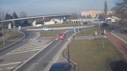 Křižovatka ulic Velká Dlážka a Polní