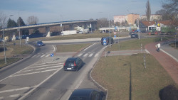 Křižovatka ulic Velká Dlážka a Polní