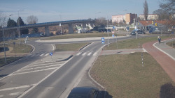 Křižovatka ulic Velká Dlážka a Polní