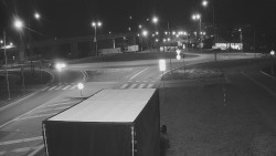 Křižovatka ulic Velká Dlážka a Polní