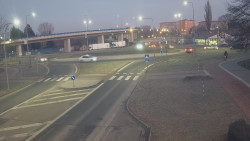 Křižovatka ulic Velká Dlážka a Polní