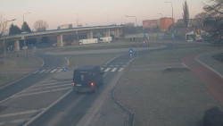 Křižovatka ulic Velká Dlážka a Polní