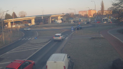 Křižovatka ulic Velká Dlážka a Polní