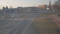 Křižovatka ulic Velká Dlážka a Polní