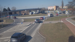 Křižovatka ulic Velká Dlážka a Polní