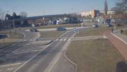 Křižovatka ulic Velká Dlážka a Polní