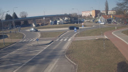 Křižovatka ulic Velká Dlážka a Polní