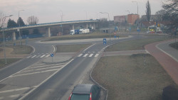 Křižovatka ulic Velká Dlážka a Polní