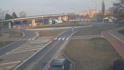 Křižovatka ulic Velká Dlážka a Polní