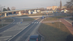 Křižovatka ulic Velká Dlážka a Polní