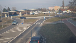 Křižovatka ulic Velká Dlážka a Polní