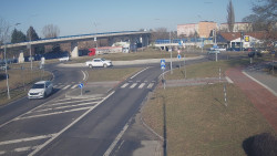 Křižovatka ulic Velká Dlážka a Polní